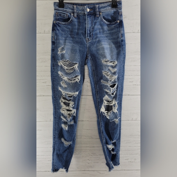 American Eagle Outfitters Denim - American Eagle Distressed Mom Jeans. Size 0